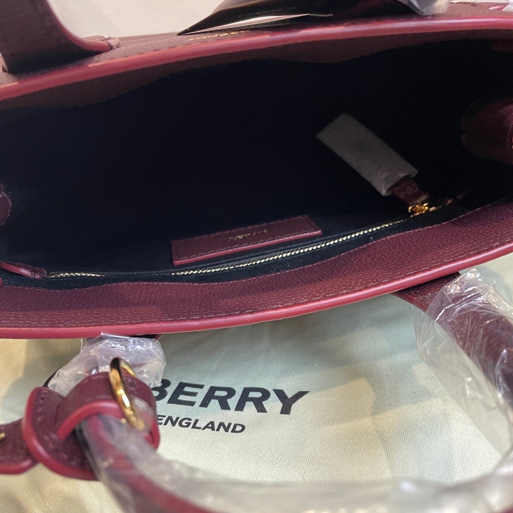 Sold-Burberry Grainy Calfskin House Check Small Banner Tote Crimson NWT - Picture 5 of 6